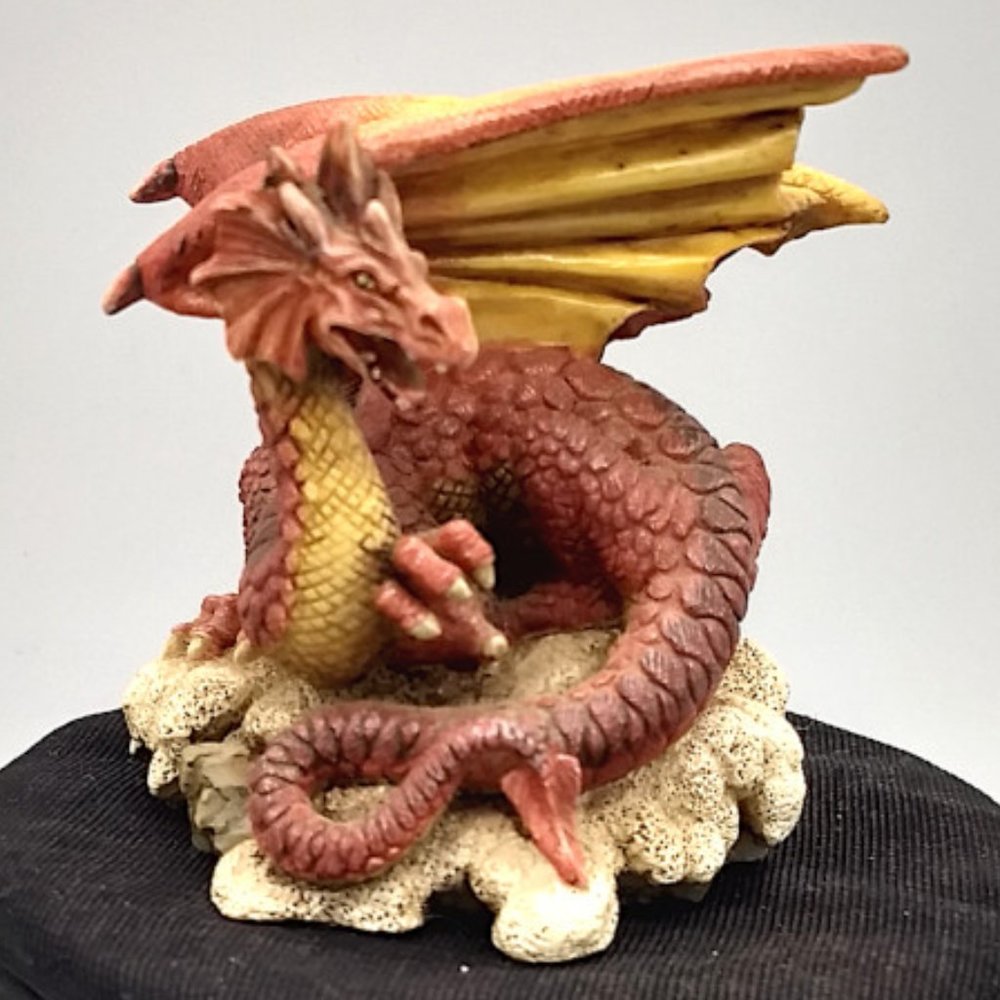 🍀🍀 Red Winged Dragon - Summit Collection 🍀🍀